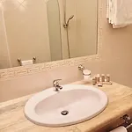With Swimming Pool In Just 650 Meters From The Sea Hotel *