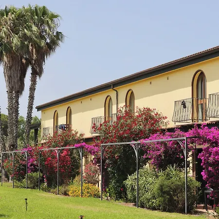 With Swimming Pool In Just 650 Meters From The Sea Hotel Arborea