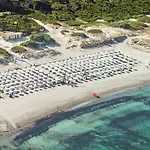 With Swimming Pool In Just 650 Meters From The Sea Ξενοδοχείο *