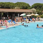 With Swimming Pool In Just 650 Meters From The Sea Hotell