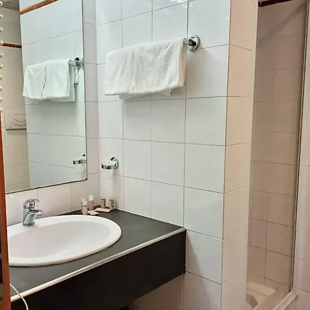 Hotel With Swimming Pool In Just 650 Meters From The Sea *