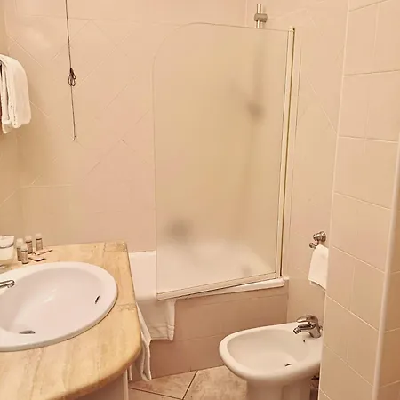 With Swimming Pool In Just 650 Meters From The Sea Hotel *