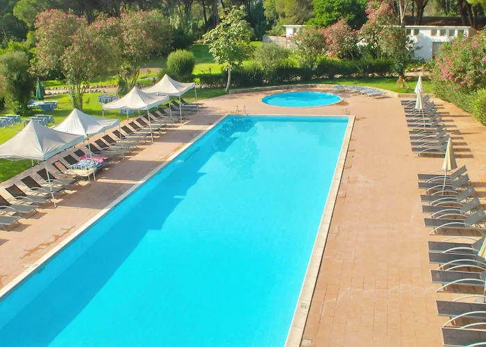 With Swimming Pool In Just 650 Meters From The Sea Otel Arborea