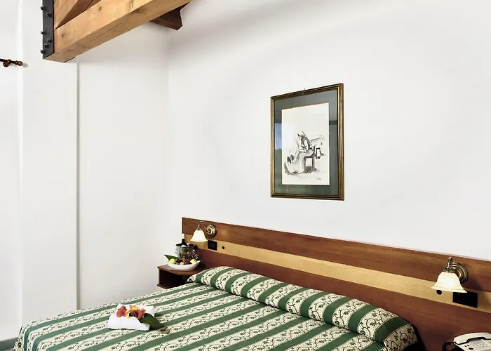 Otel With Swimming Pool In Just 650 Meters From The Sea