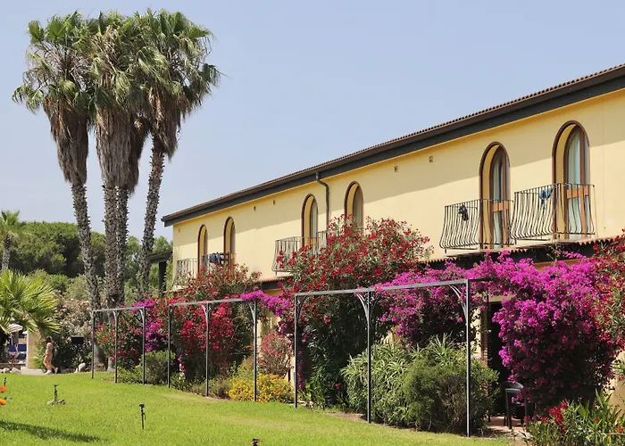 With Swimming Pool In Just 650 Meters From The Sea Otel Arborea