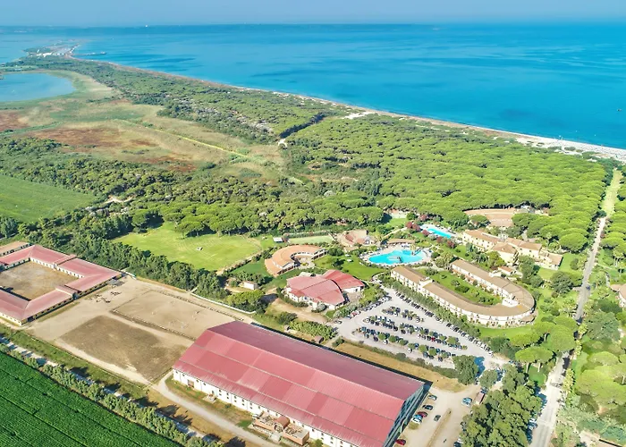 With Swimming Pool In Just 650 Meters From The Sea Otel